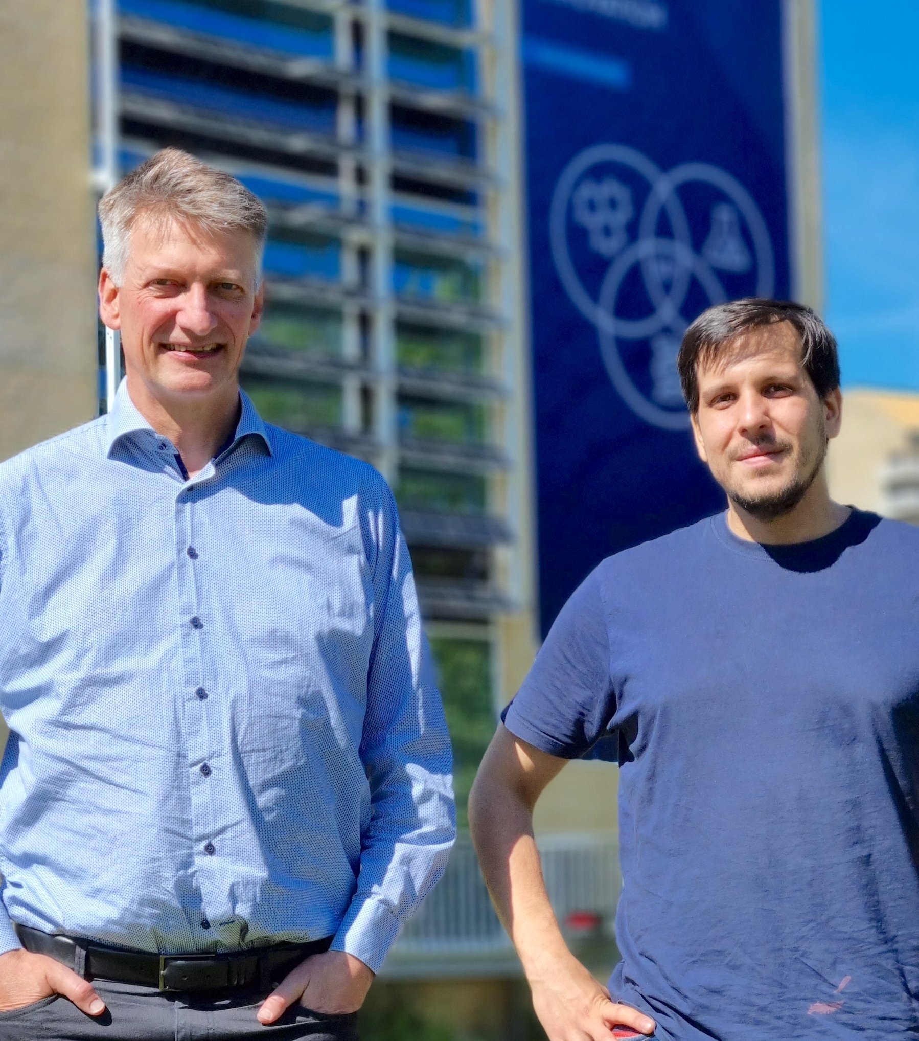 Professor Kurt Gothelf and Ph.D. Angel Santorelli. (Photo: Aarhus University) 