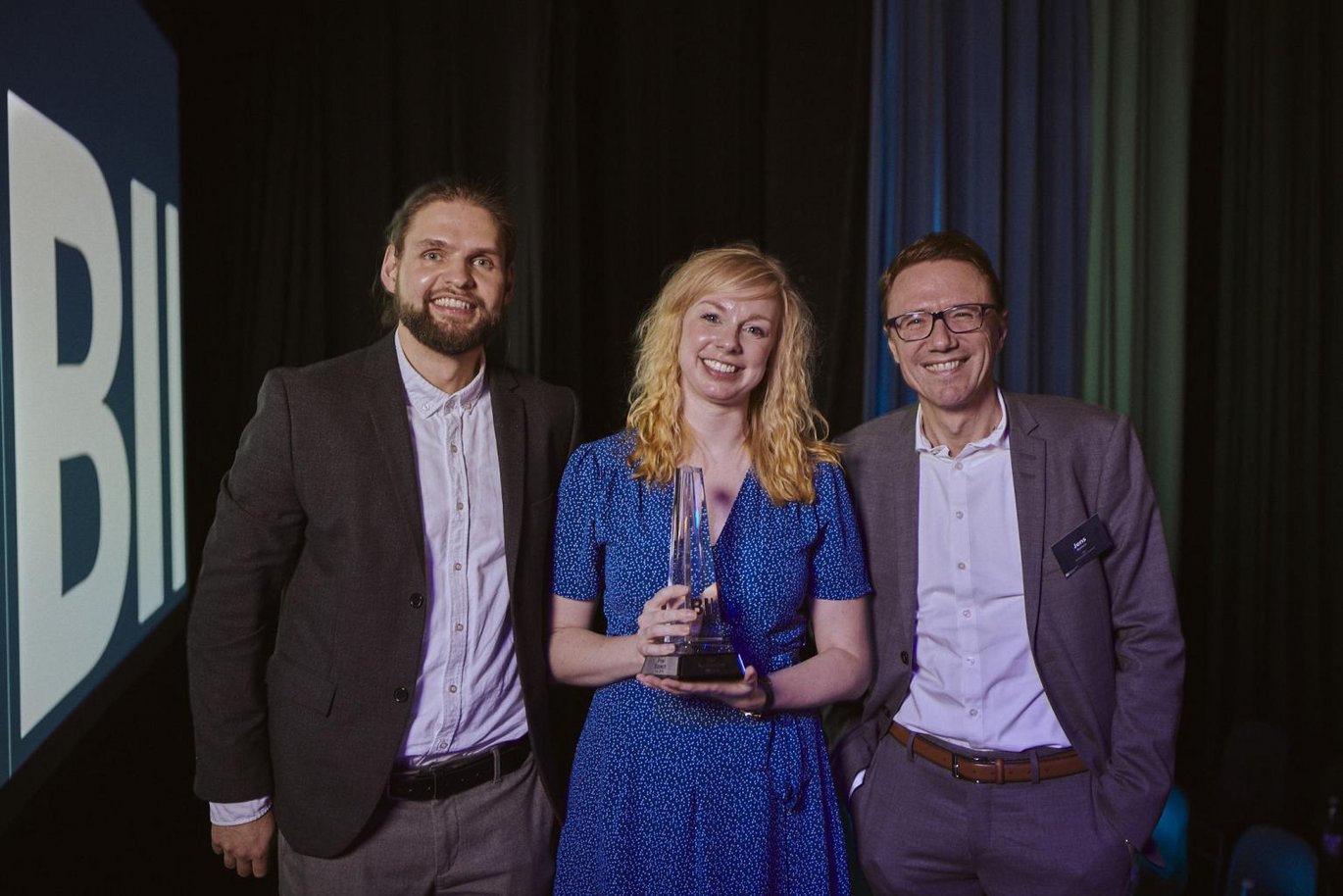 iNANO researchers, Line Debois Frejlev Nielsen (middle) and Malthe Hansen-Bruhn (left), won the Bioinnovation Institute (BII) Acceleration Award at BII DemoDAY 2019. Jens Nielsen (right) is Chief Executive Officer at BII. (Photo: Esben Zøllner Olesen)